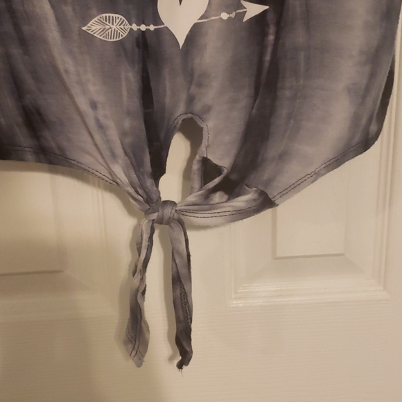 2 for 10 Summer clearout! Gray Tye-Dye Tied Shirt - Picture 2 of 4